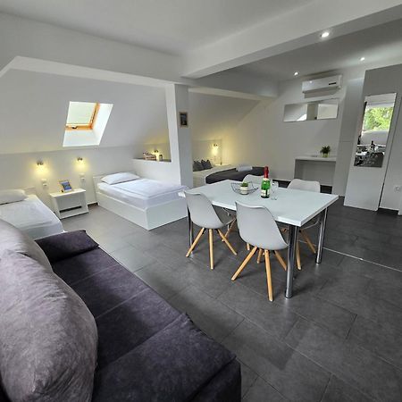 B&B Cindra Karlovac Eksteriør billede